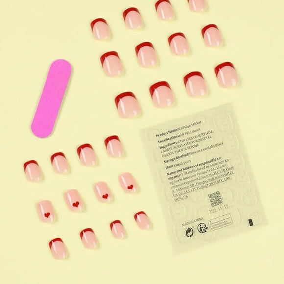 Fake nails - Picture 2 of 2